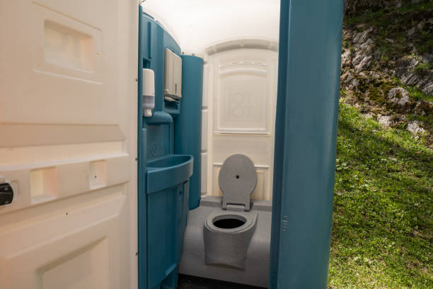 Best Porta potty delivery and setup  in Universal City, TX